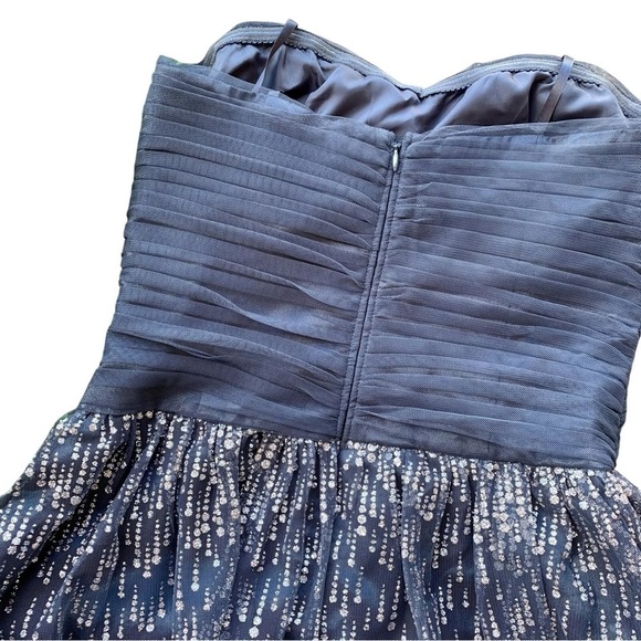 Cache Metallic Glitter Strapless Formal Dress Prom Silver Gray Size 4 - Picture 4 of 7